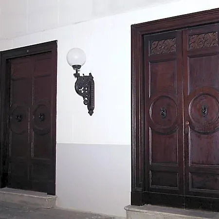 Giulio Cesare 24 Bed and Breakfast Παλέρμο